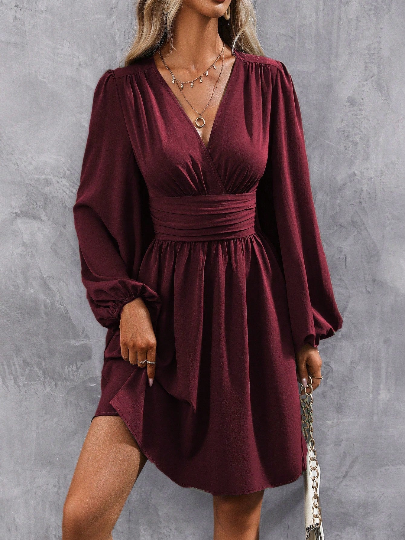 Bella - Elegant Pleated Midi Dress