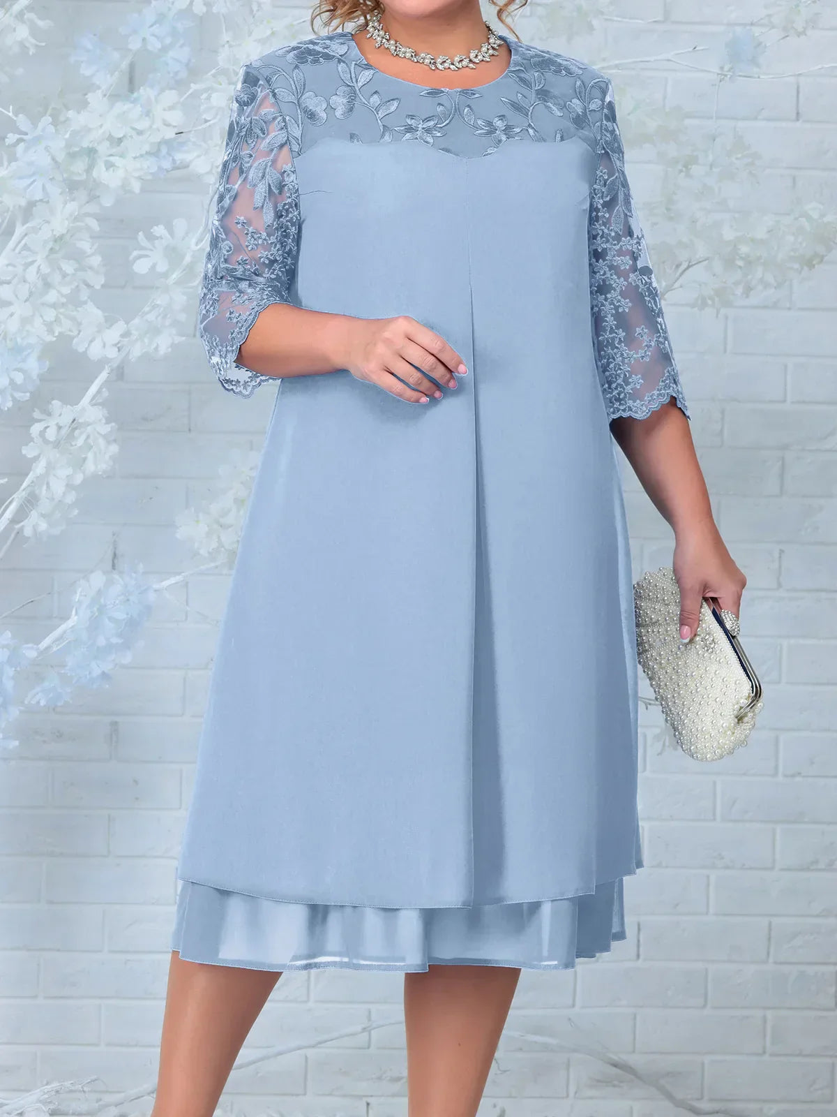 Theresa – Embroidered Banquet Dress in Plus Size