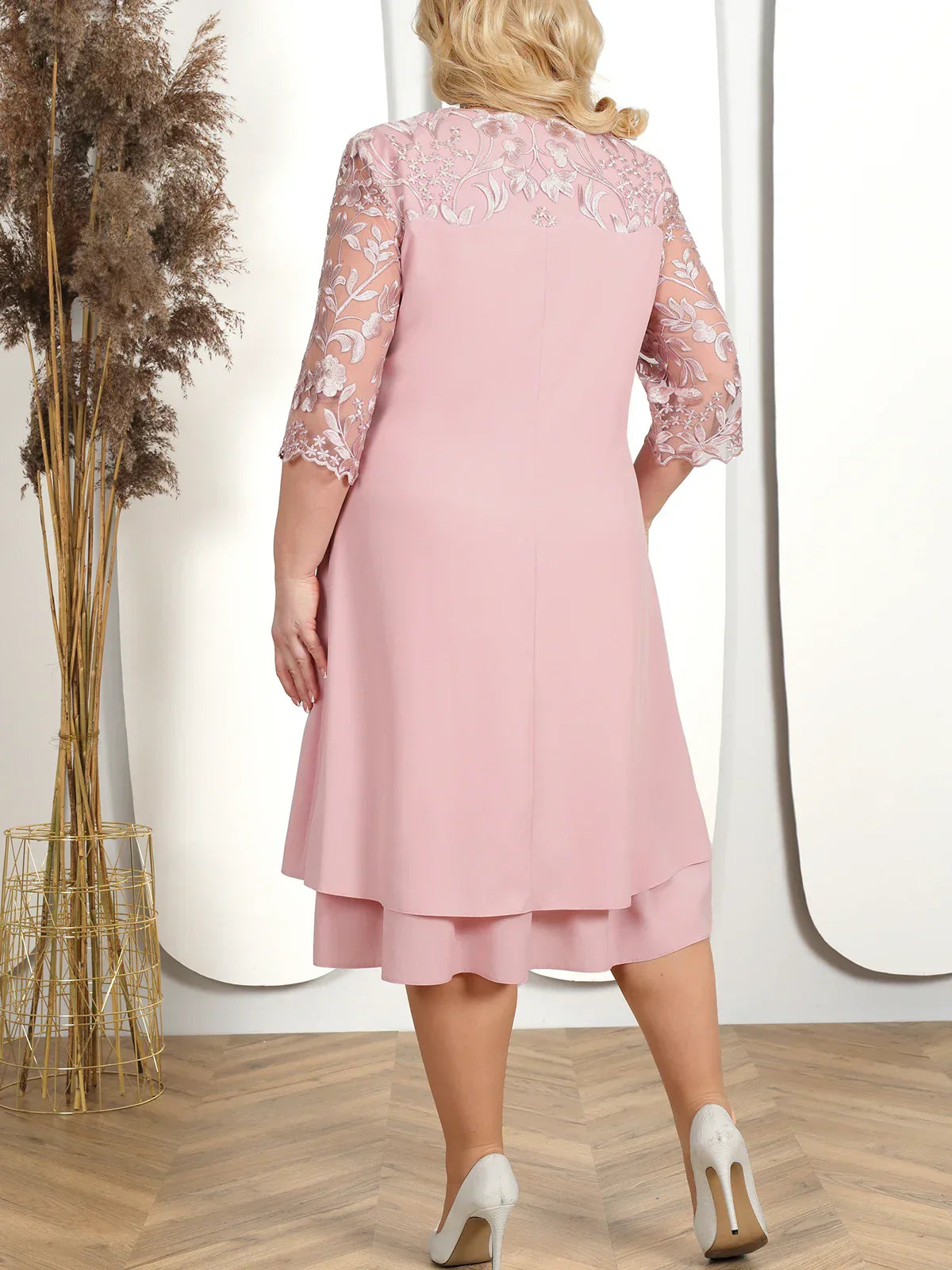 Theresa – Embroidered Banquet Dress in Plus Size