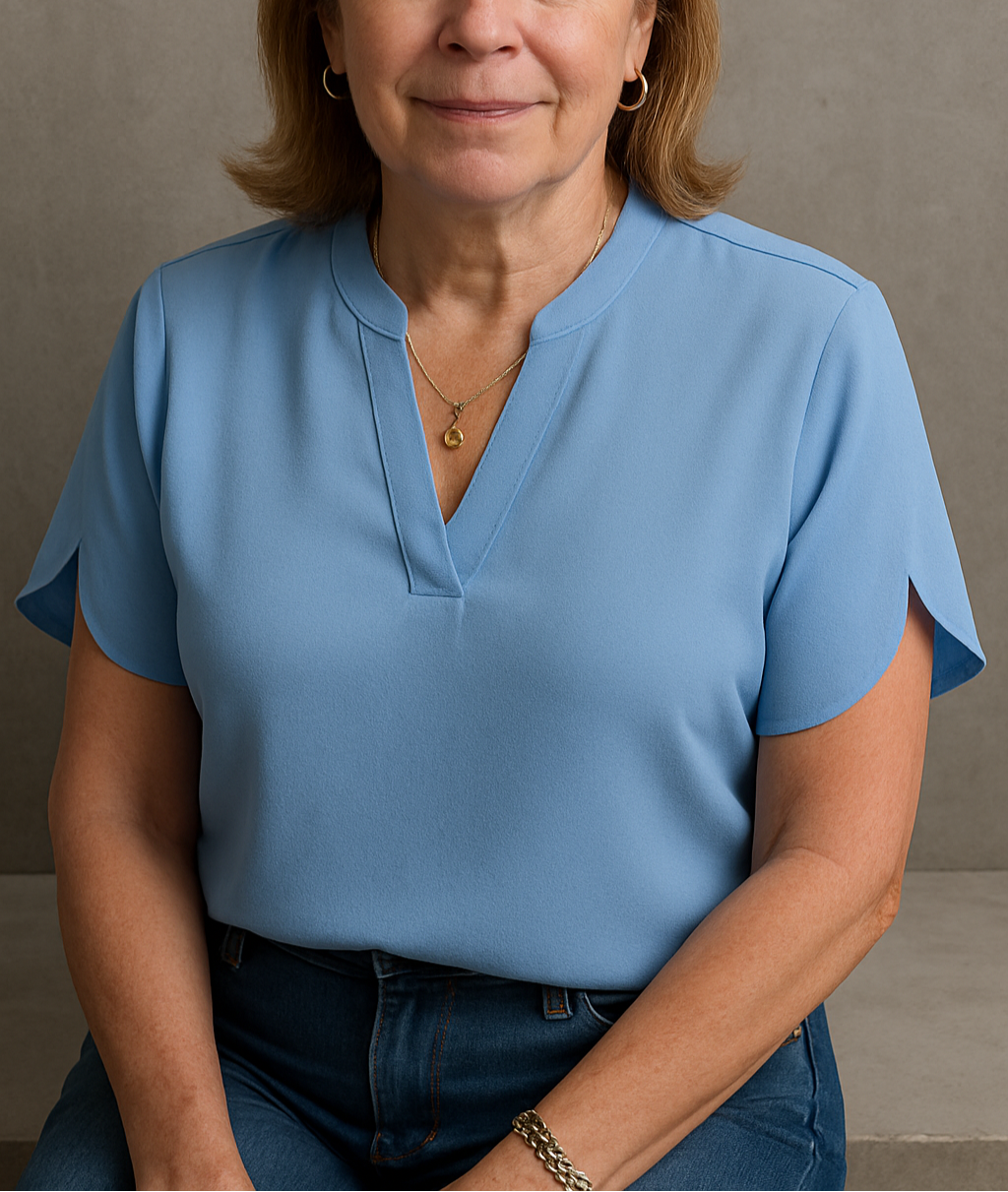 Hailey - Lightweight V-Neck Blouse