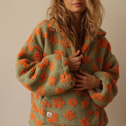Feline – Soft Pullover with Flowers