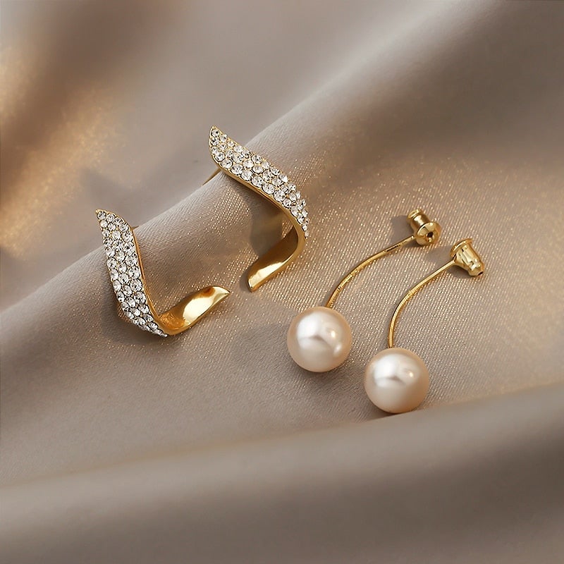 Exclusive Gold Pearl Earrings