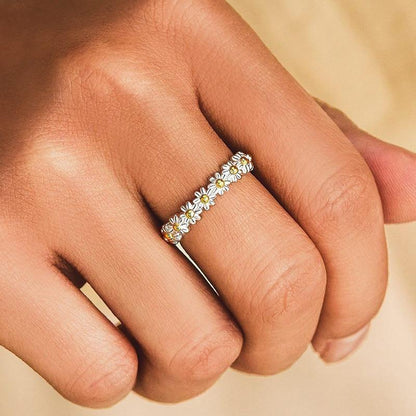 Garden - Adjustable Silver Daisy Ring