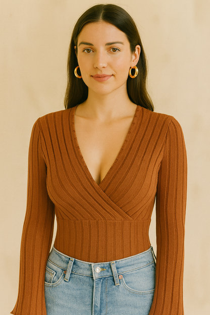 Roos | Women's Knitted Top with Long Flared Sleeves