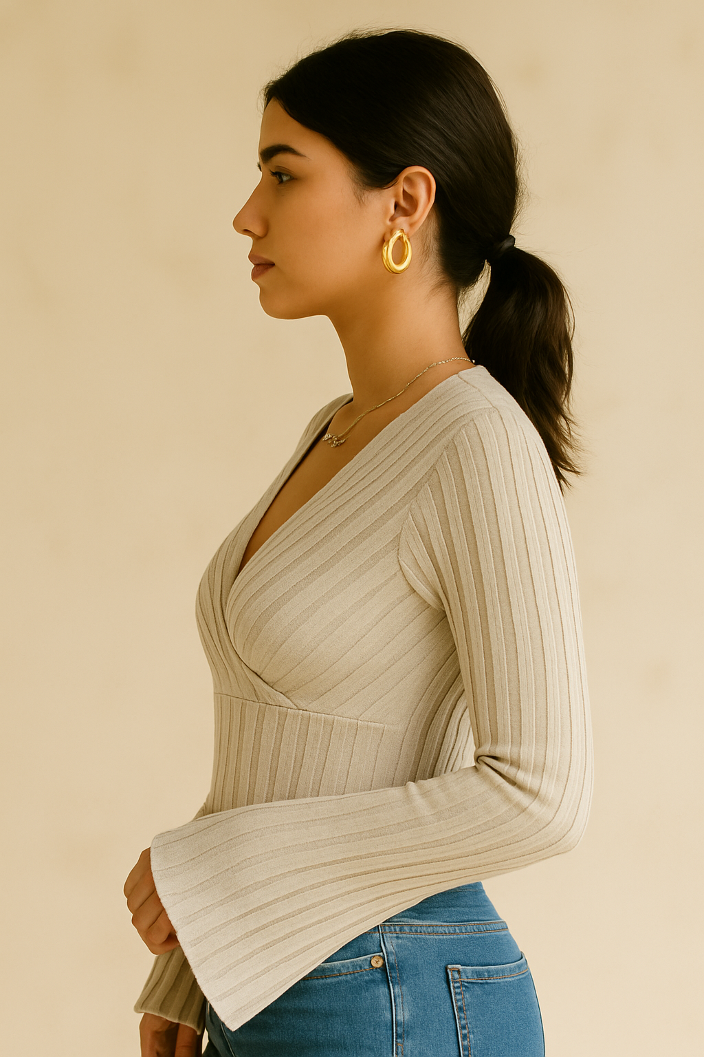 Roos | Women's Knitted Top with Long Flared Sleeves