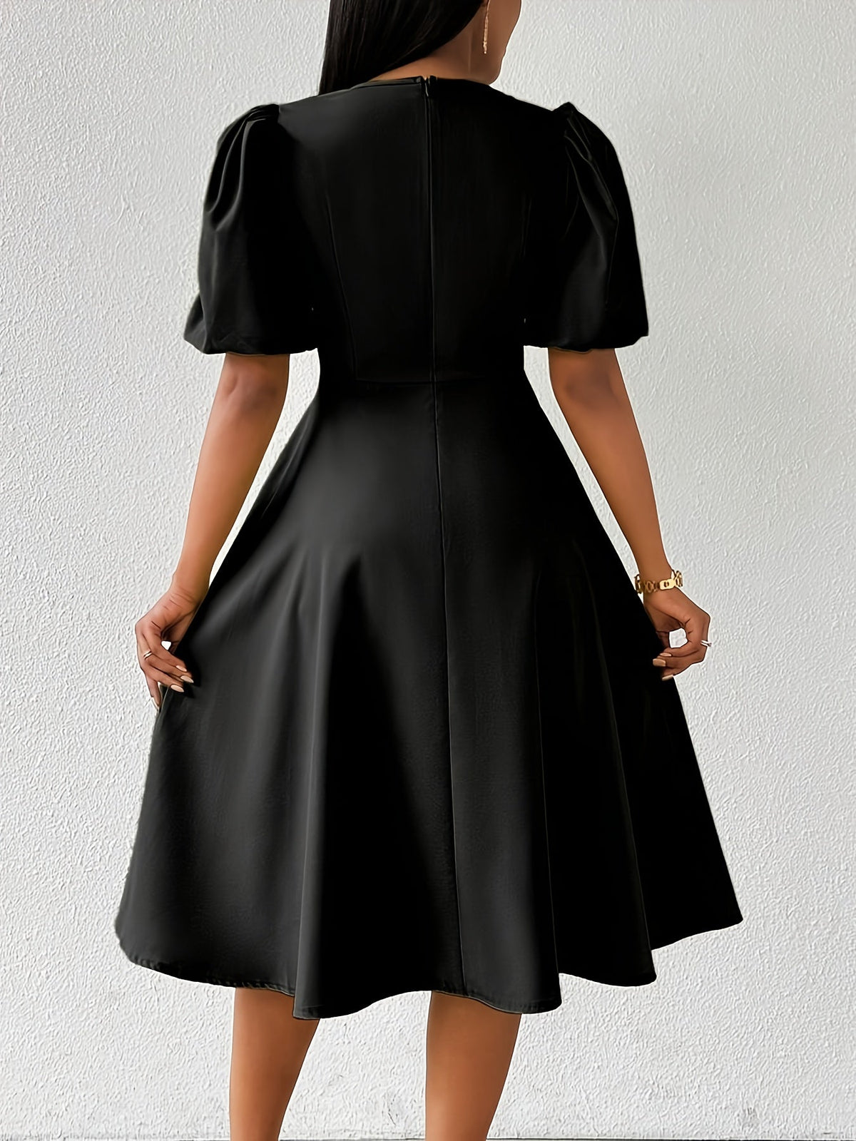 Clara Bloom | Refined Black Midi Dress