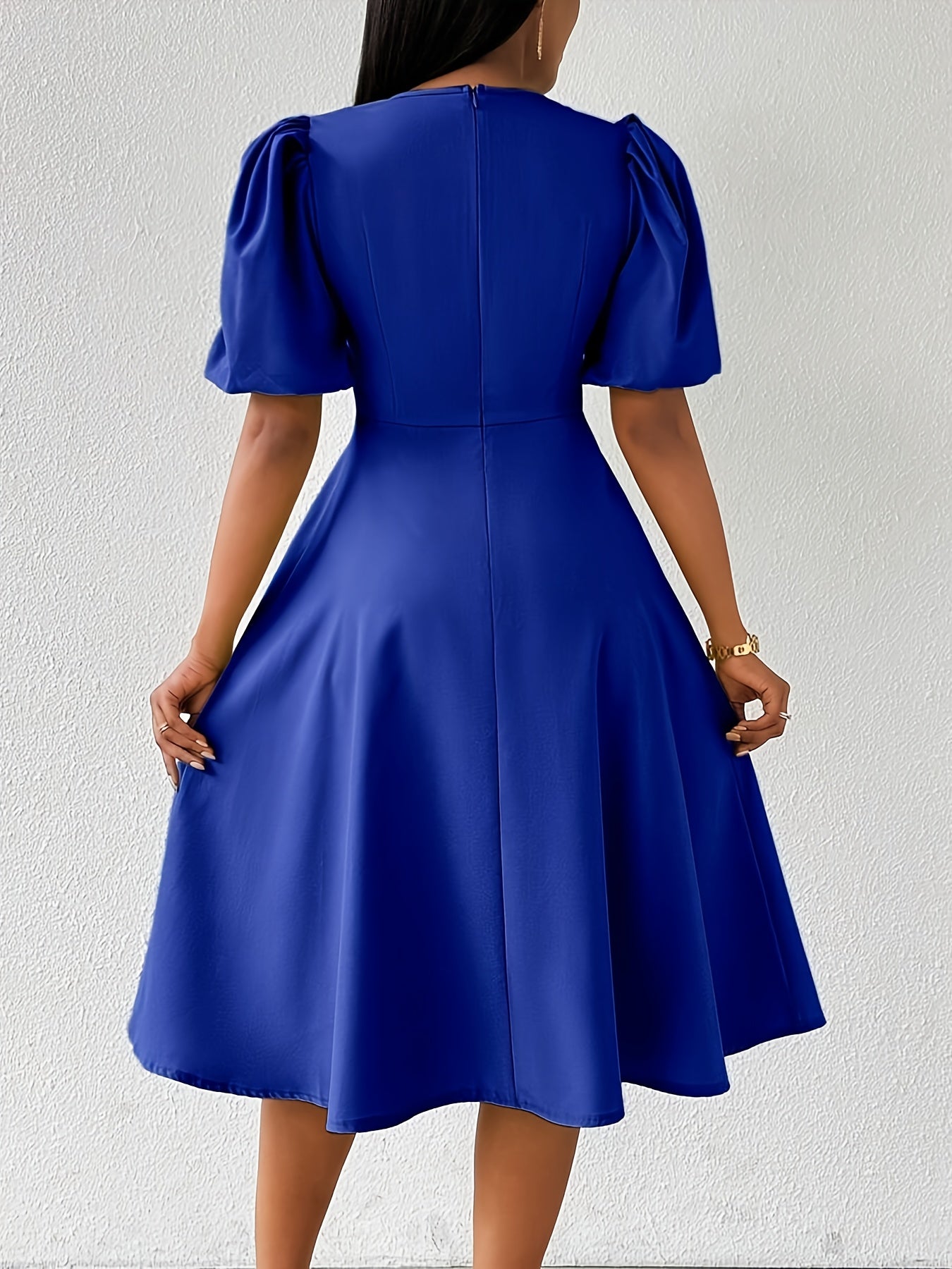 Clara Bloom | Refined Black Midi Dress